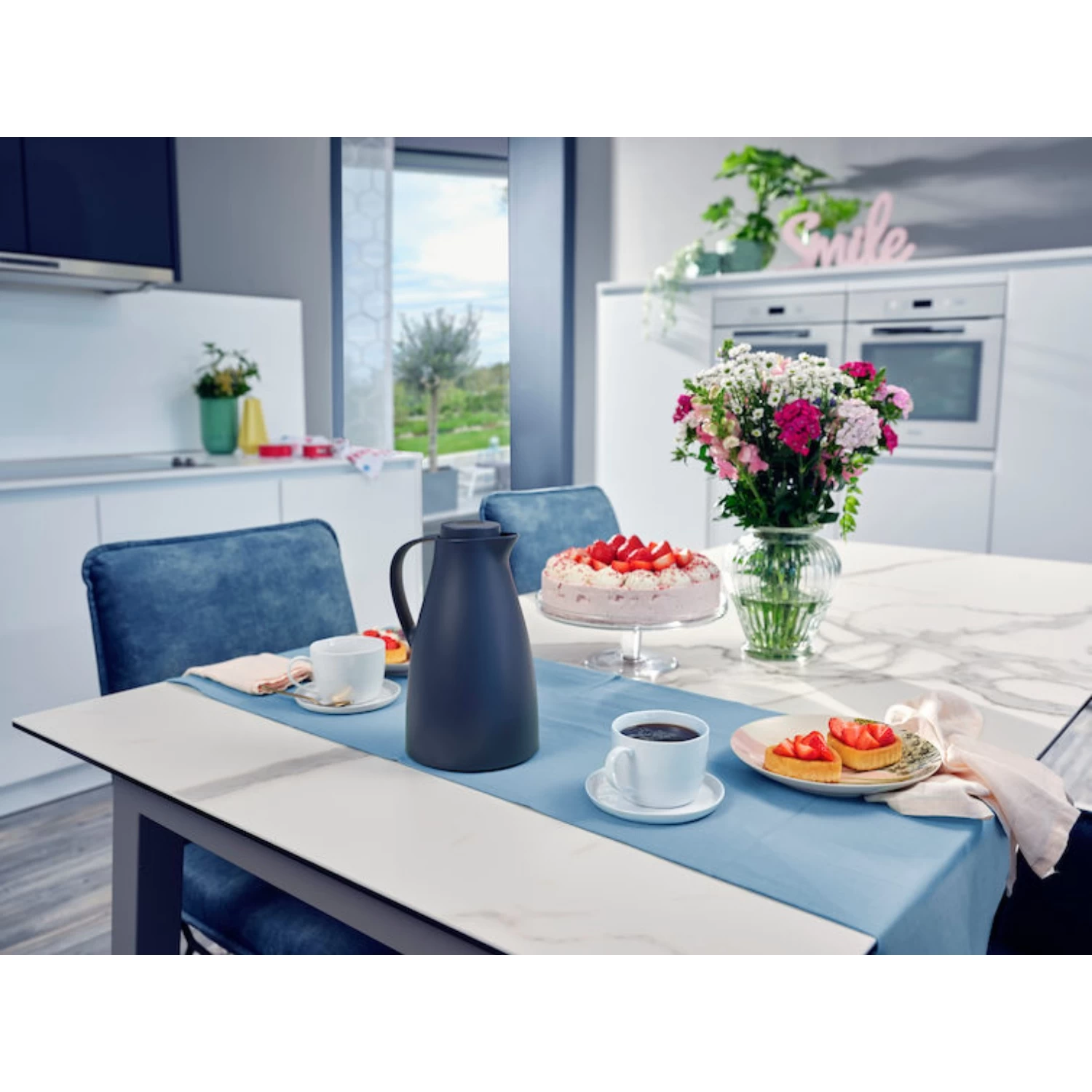 Leifheit Harmonic Isoleerkan 1.0 L Donkerblauw 6 Leifheit Harmonic Isoleerkan 1.0 L Donkerblauw - Afbeelding 4